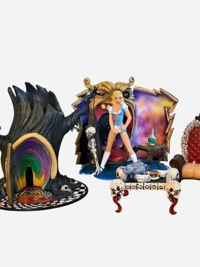 Alice In Wonderland Figurine Display Set, Twisted Fairy Tales, Scary, Macabre